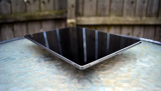 MakeUseOf Review Tabela recenzji Google Pixel C.