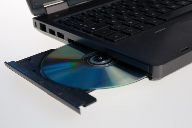 Jak grać w gry bez płyty CD przy użyciu programu No-CD Cracks muo gaming nocdcracks dvddrive