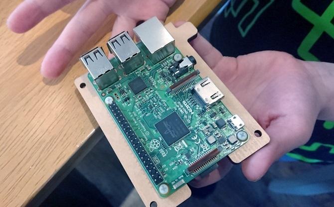 Funkcje Raspberry Pi 3 w zestawie Piper Computer Kit