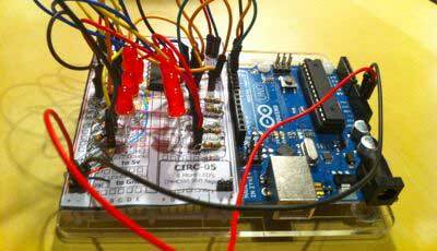 Programowanie Arduino - zabawa z rejestrami zmian (np. Jeszcze więcej diod LED) zmontowany samouczek dotyczący rejestru przesuwnego