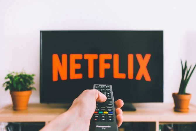 Logo Netflix w telewizji