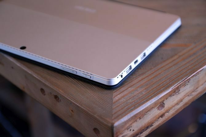 Chuwi SurBook Mini 2-w-1 Recenzja tabletu Chuwi surbook mini porty muo stock 670x447