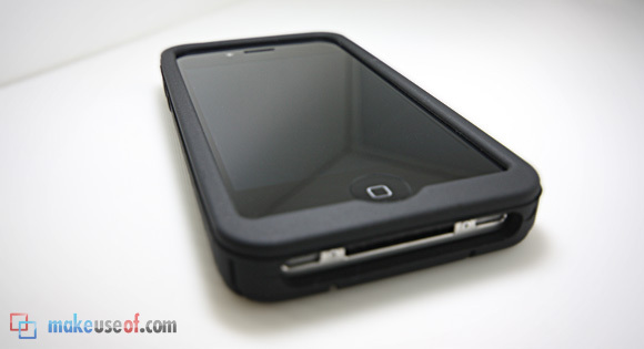 Elago Tire Tread Silicon Case do iPhone 4 Review i Giveaway silicon2