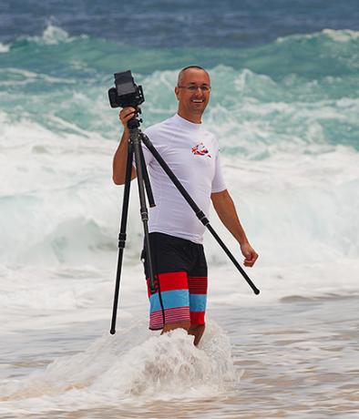 Jon Cornforth fotografuje surfowanie na North Shore w Oahu