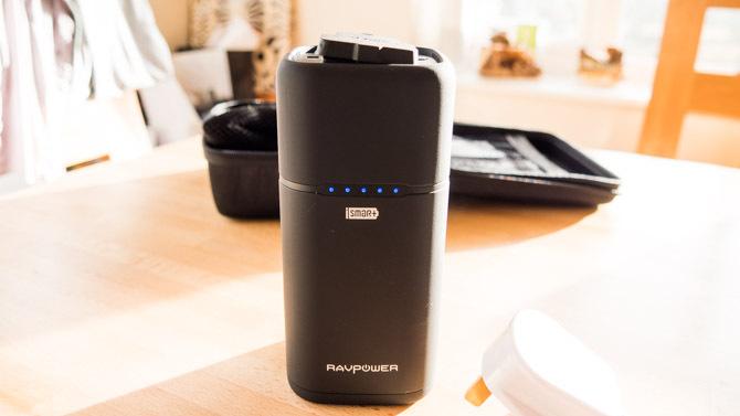 RAVPower 20100mAh AC Charger Review: Przegląd wszystkich mocy ravpower