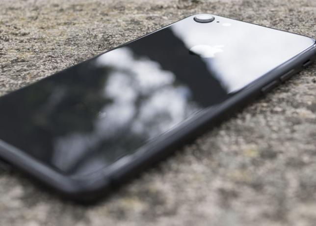 Recenzja iPhone'a 8: Smart Phone, Dumb Upgrade iPhone 8 3