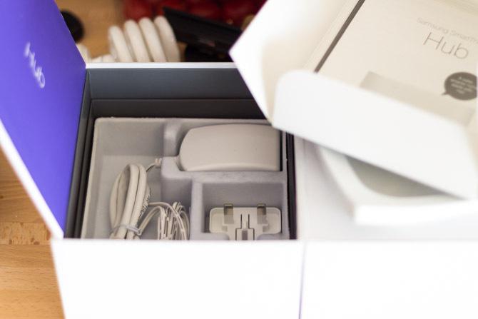 Jak skonfigurować i korzystać z zawartości Samsung SmartThings System Samsung Smartthings Box Zawartość