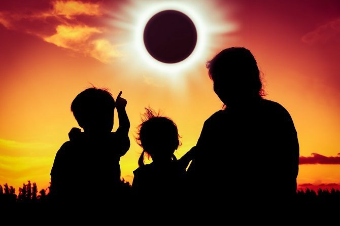 Jak oglądać amerykańskie Solar Eclipse Online za darmo Eclipse 670x446