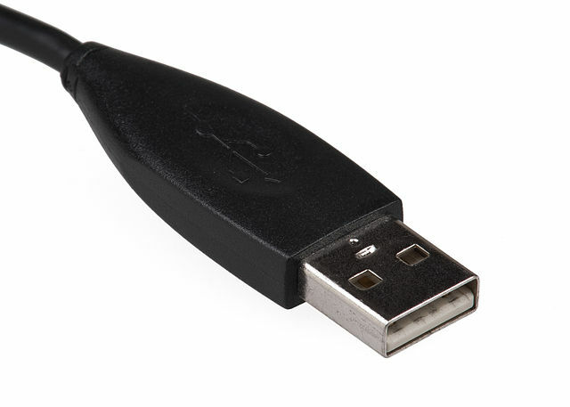 Czego należy szukać przy zakupie gadżetów Standardowe złącze USB 640px