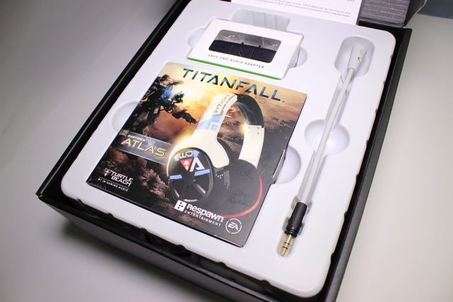 Zestaw słuchawkowy Turtle Beach Titanfall Ear Force Atlas i gadżety Zestaw słuchawkowy Turtle Beach Titanfall Ear Force Atlas 3